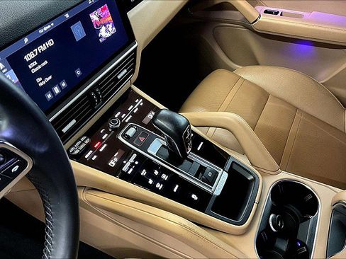 Used 2019 Porsche Cayenne image 14