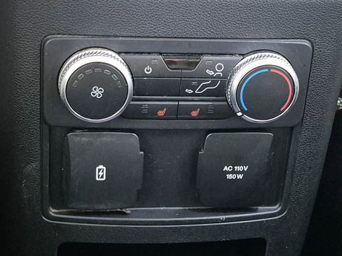 Used 2021 Ford Explorer Limited w/ Equipment Group 301A AWD/4WD image 23