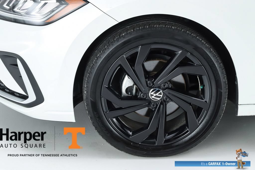 Used 2025 Volkswagen Jetta SE w/ Sunroof Package FWD image 5