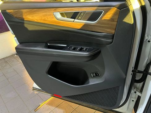 Used 2024 Volkswagen Atlas SE image 14