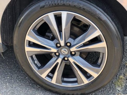Used 2020 Nissan Pathfinder Platinum AWD/4WD image 32