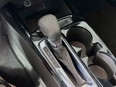 Used 2025 Chevrolet Trax LT w/ LT Convenience Package FWD image 23