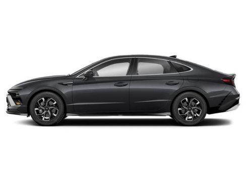 Used 2025 Hyundai Sonata SEL FWD image 2