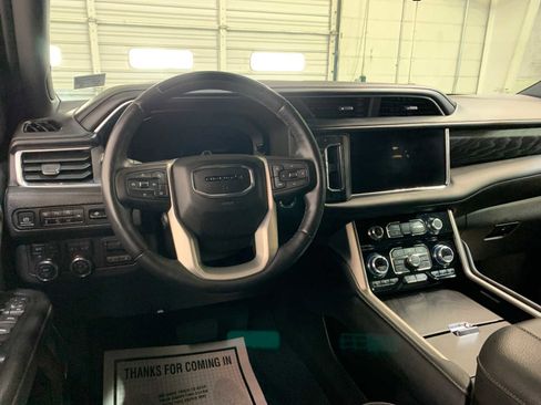 Used 2023 GMC Yukon Denali w/ Denali Reserve Package AWD/4WD image 4