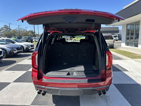 Used 2022 GMC Yukon AT4 image 8