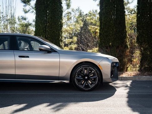 Used 2023 BMW 760i xDrive 760i xDrive w/ Executive Package image 10