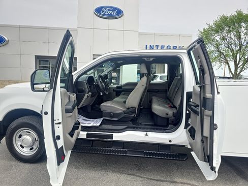 Used 2020 Ford F250 XL w/ Power Equipment Group RWD image 12