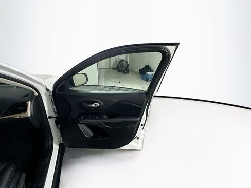 Used 2015 Jeep Cherokee Limited w/ Trailer Tow Group image 32