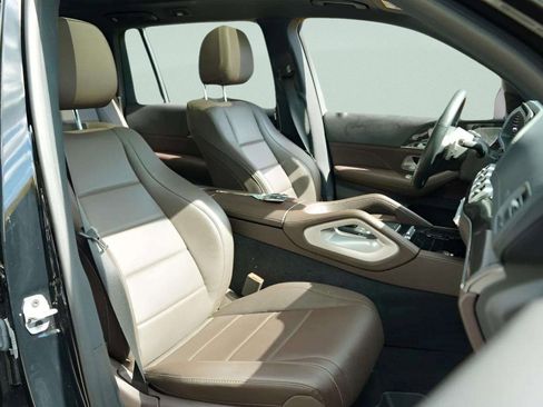 Used 2022 Mercedes-Benz GLS 450 4MATIC image 33