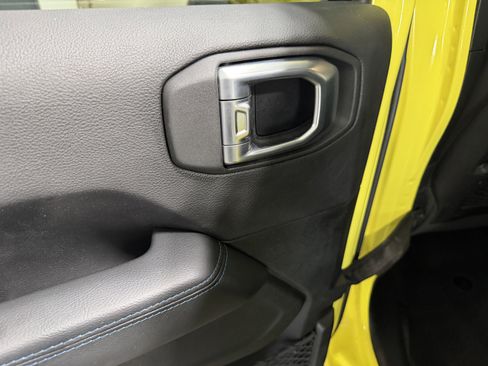 Used 2023 Jeep Wrangler Unlimited Rubicon 4xe w/ Safety Group AWD/4WD image 27