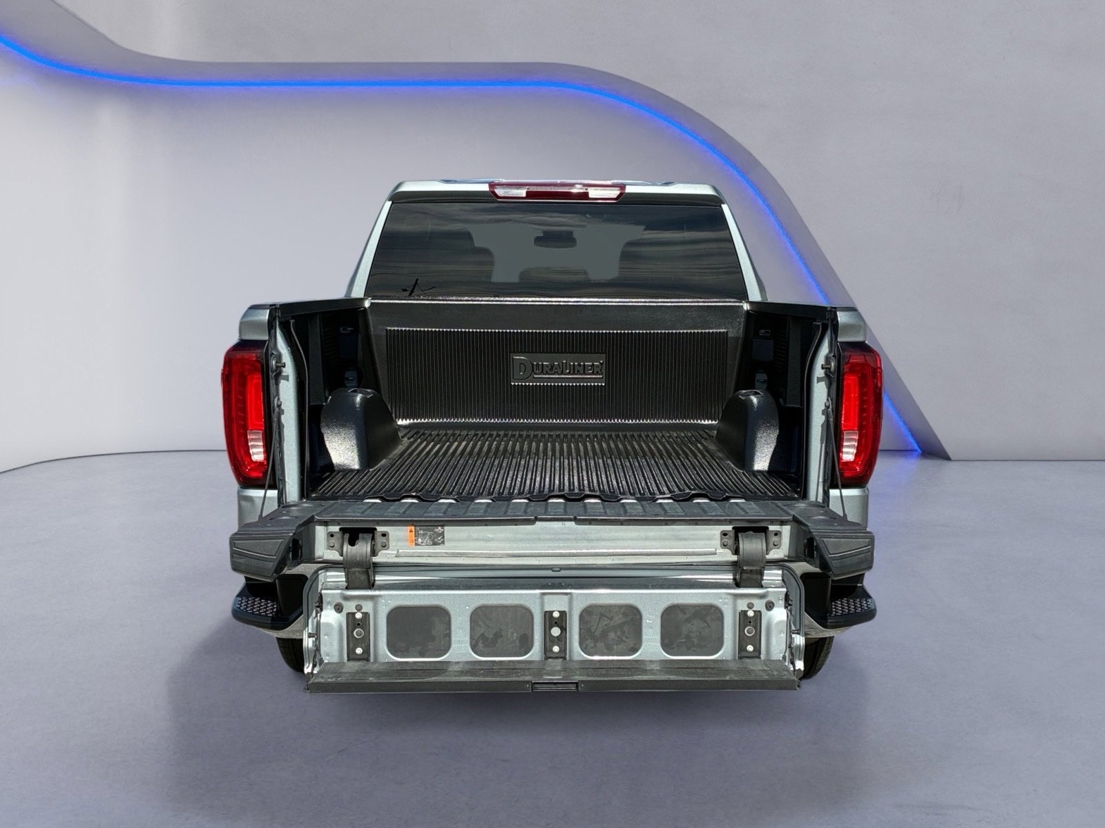 Used 2025 GMC Sierra 1500 SLT AWD/4WD image 9