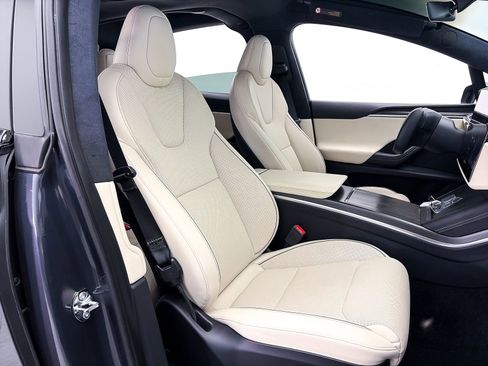 Used 2022 Tesla Model X Plaid AWD/4WD image 32