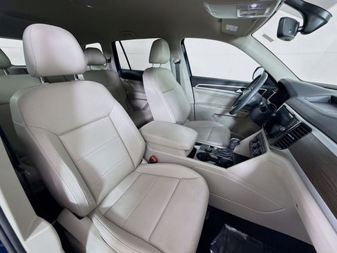 Certified 2022 Volkswagen Atlas SE w/ Black Wheel Package image 26