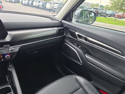 Certified 2025 Kia Telluride S FWD image 10
