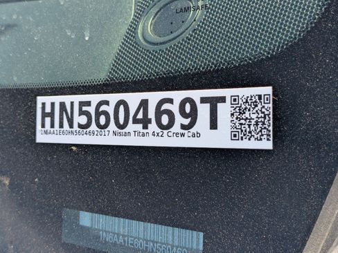 Used 2017 Nissan Titan SV image 35