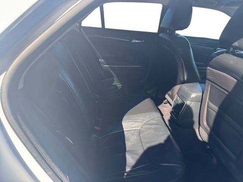 Used 2016 Chrysler 300 Limited image 14