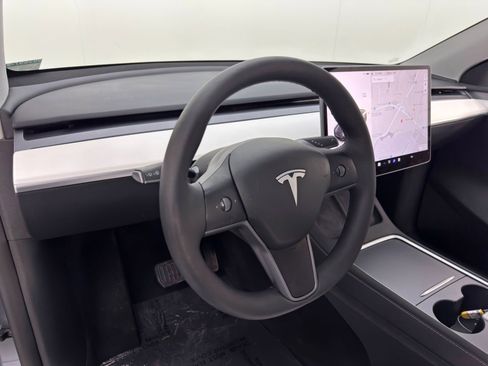 Used 2023 Tesla Model Y Long Range image 14