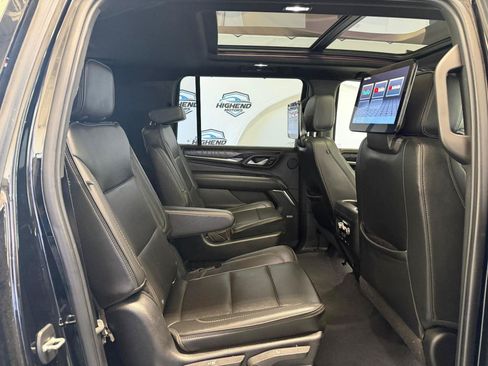Used 2022 GMC Yukon XL Denali w/ Denali Ultimate Package AWD/4WD image 26