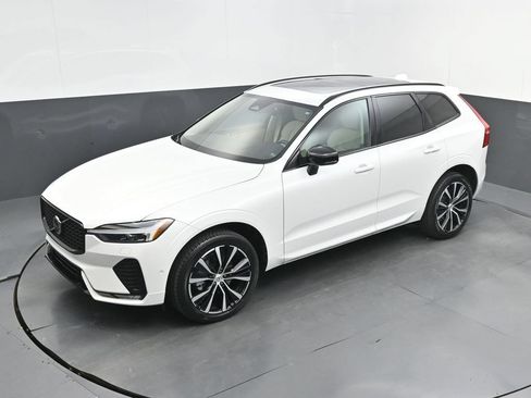 Certified 2023 Volvo XC60 B5 Plus w/ Climate Package AWD/4WD image 22