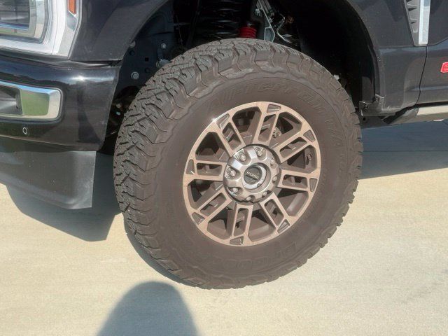 Used 2026 Ford F250 Platinum w/ Platinum Plus Package AWD/4WD image 4