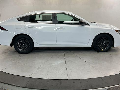 New 2026 Nissan Sentra SV FWD image 6