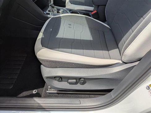 New 2025 Volkswagen Taos SE image 22