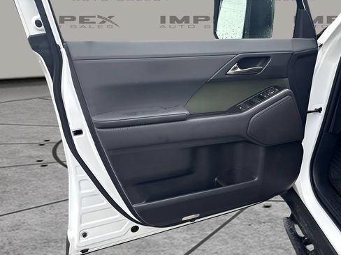 Used 2025 Lexus GX 550 AWD/4WD image 16