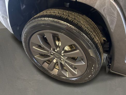 Used 2020 Jeep Cherokee High Altitude image 9