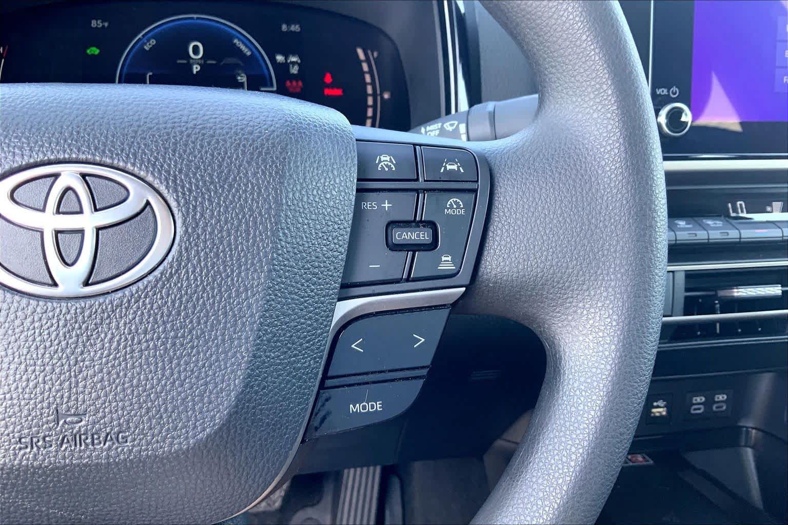 Used 2025 Toyota Camry LE FWD image 25