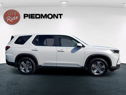 Used 2025 Honda Pilot EX-L image 4