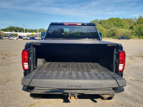 Used 2024 GMC Sierra 2500 SLE w/ SLE Value Package; AWD/4WD image 17
