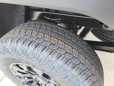 New 2026 GMC Canyon Elevation w/ Convenience Package image 29