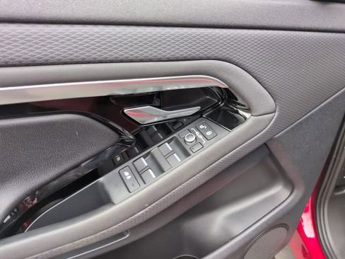 Used 2020 Land Rover Range Rover Evoque S image 19