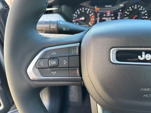 Used 2023 Jeep Compass Latitude w/ Convenience Group image 31