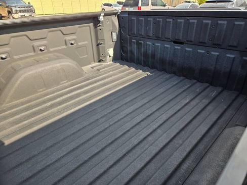 Used 2023 Chevrolet Silverado 1500 LT Trail Boss w/ LT Trail Boss Premium Package AWD/4WD image 16
