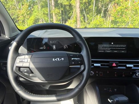 Used 2026 Kia Sportage LX FWD image 12