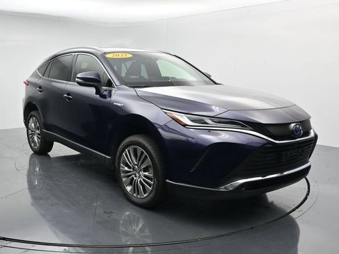 Used 2021 Toyota Venza Limited w/ Carpet Mat Package (TMS) AWD/4WD image 2