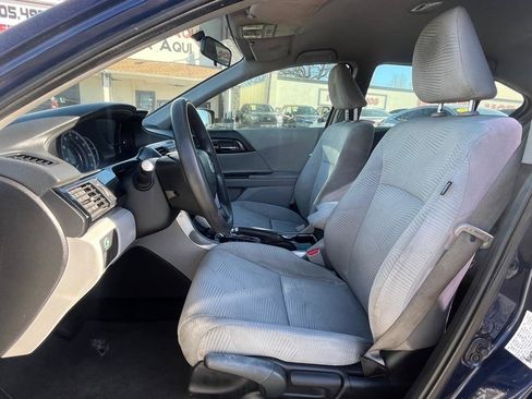 Used 2017 Honda Accord LX image 13