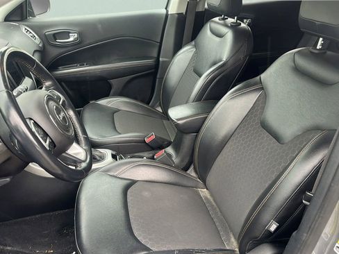 Used 2018 Jeep Compass Latitude w/ Popular Equipment Group AWD/4WD image 17