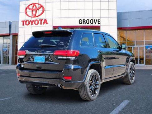 Used 2018 Jeep Grand Cherokee Altitude AWD/4WD image 6