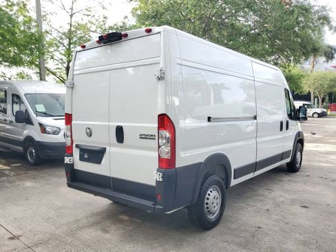 Used 2025 RAM ProMaster 2500 w/ Convenience Group FWD image 6