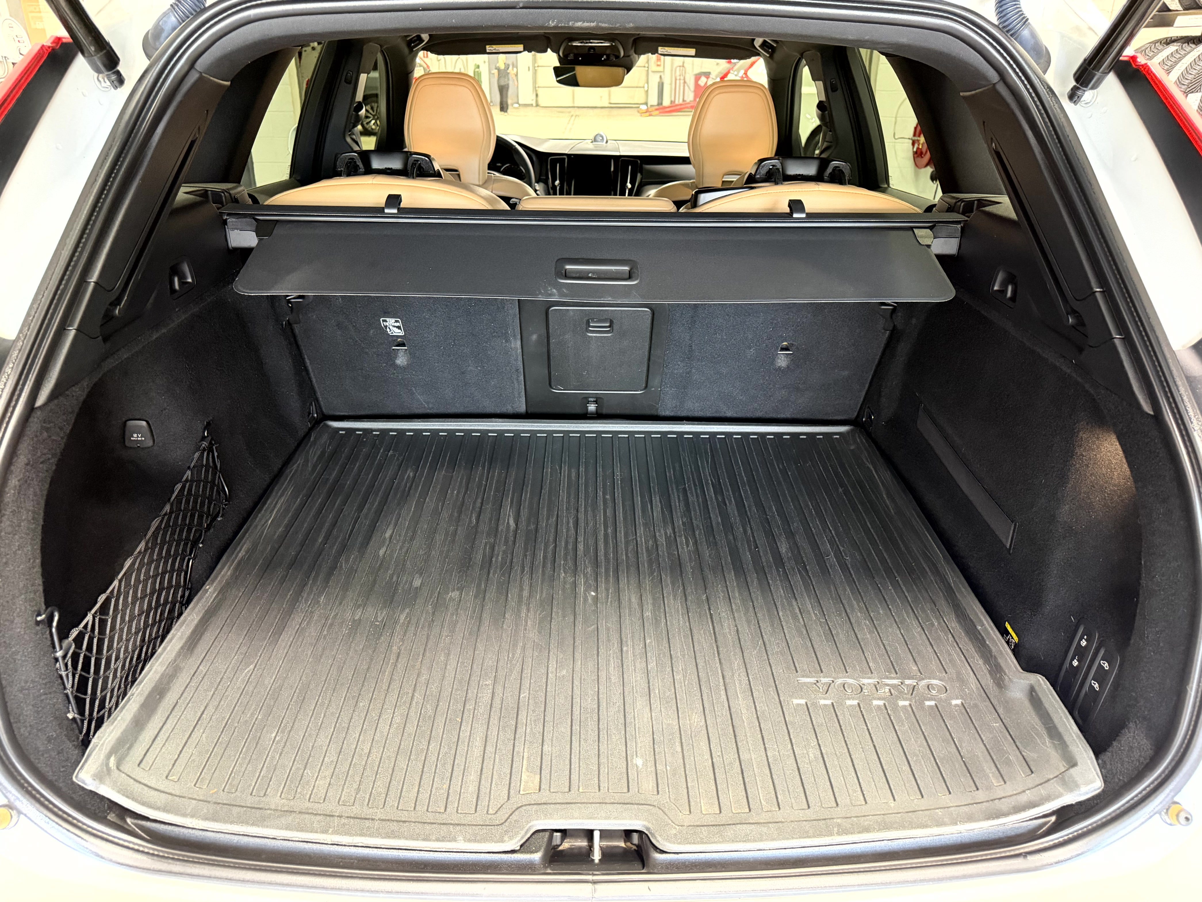 Used 2019 Volvo XC60 T6 Inscription w/ Protection Package Premier AWD/4WD image 29