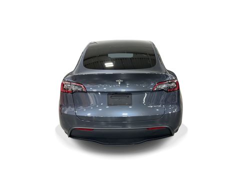 Certified 2023 Tesla Model Y AWD image 5