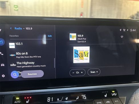 Used 2025 Toyota Camry XLE image 22