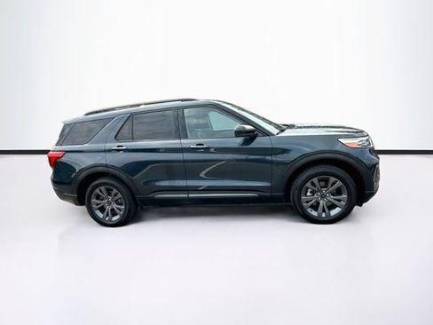 Certified 2022 Ford Explorer XLT w/ Equipment Group 202A AWD/4WD image 12
