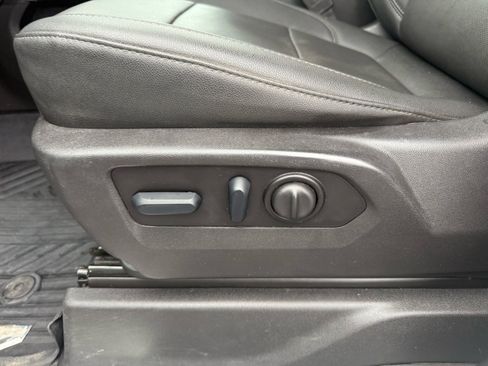 Used 2022 Chevrolet Silverado 2500 LTZ image 16