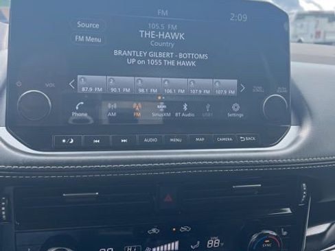 Used 2023 Nissan Rogue SL w/ SL Premium Package image 46