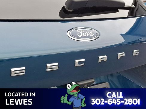 Used 2020 Ford Escape SE image 30