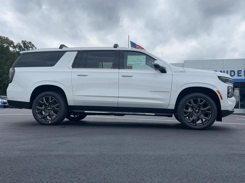 New 2025 Chevrolet Suburban High Country w/ LPO, Illumination Package image 6