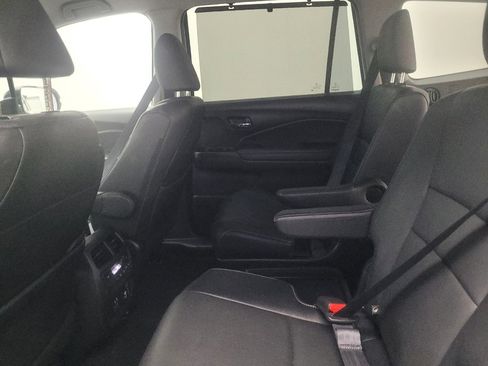 Used 2021 Honda Pilot Touring image 18